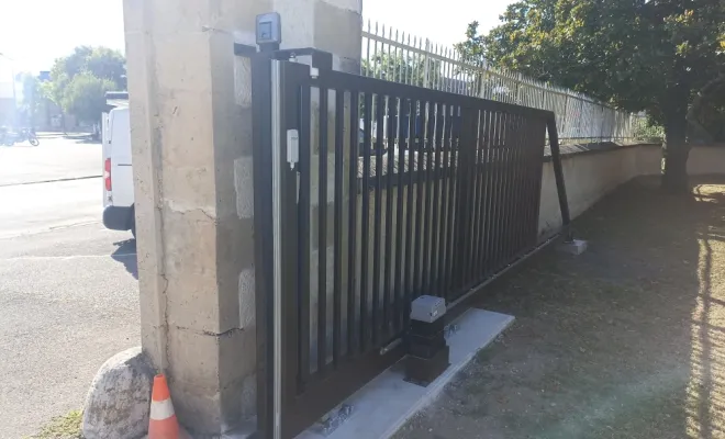 Installation d'un portail électrique à Saint-marcel-les-valence, Saint-Marcel-lès-Valence, Métallerie Serrurerie Luc Martin