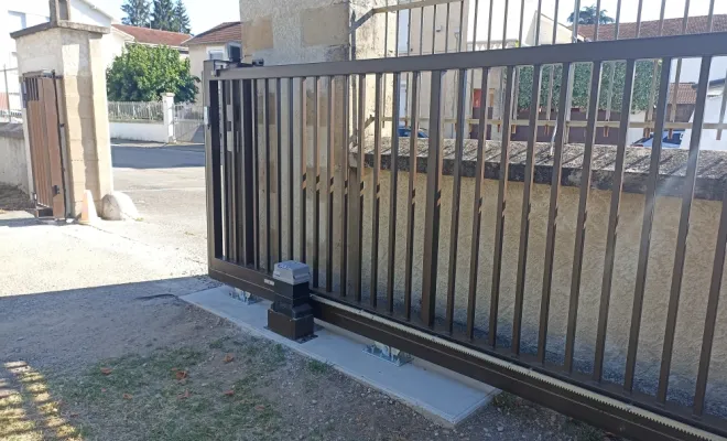 Installation d'un portail électrique à Saint-marcel-les-valence, Saint-Marcel-lès-Valence, Métallerie Serrurerie Luc Martin