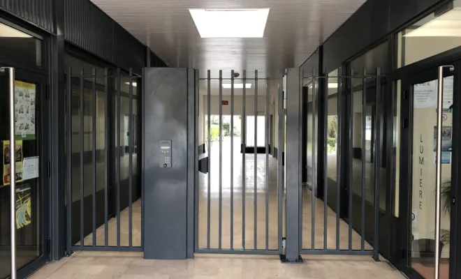 Installation de porte immeuble et ses options, Saint-Marcel-lès-Valence, Métallerie Serrurerie Luc Martin