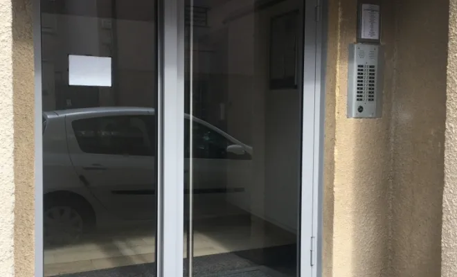 Installation de porte immeuble et ses options, Saint-Marcel-lès-Valence, Métallerie Serrurerie Luc Martin