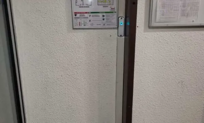 Installation de porte immeuble et ses options, Saint-Marcel-lès-Valence, Métallerie Serrurerie Luc Martin